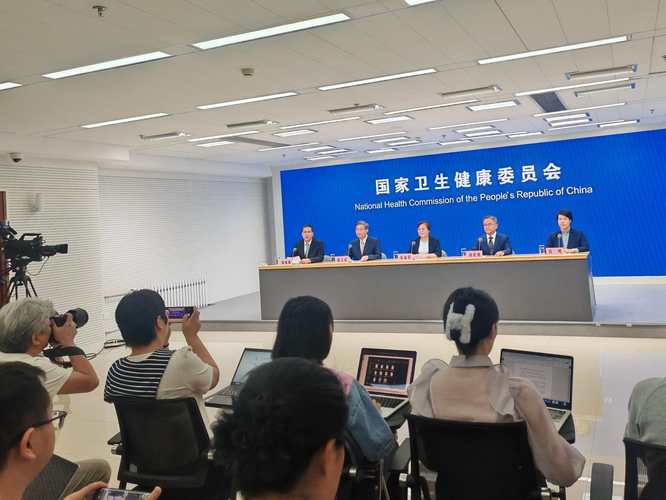 中国本土疫情形势严峻复杂防控难度加大_奥密克戎变异株隐匿传播防控措施_疫情